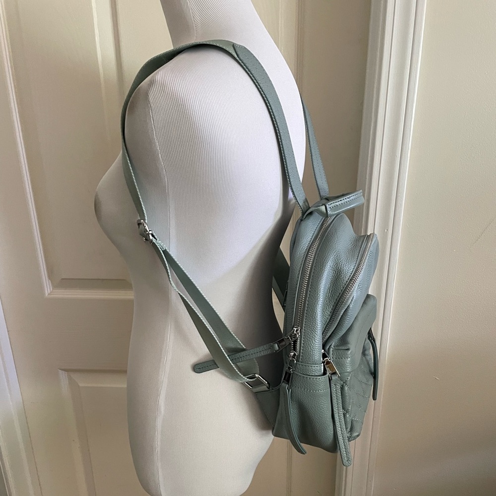 Unique Leather backpack - Picture 2 of 12